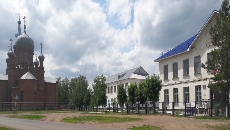 Здания основной и начальной школы